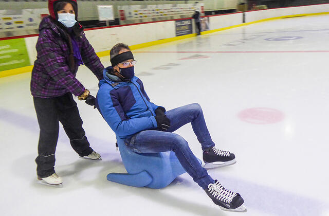 Patinage sur glace grâce à la Spitex-Mobile